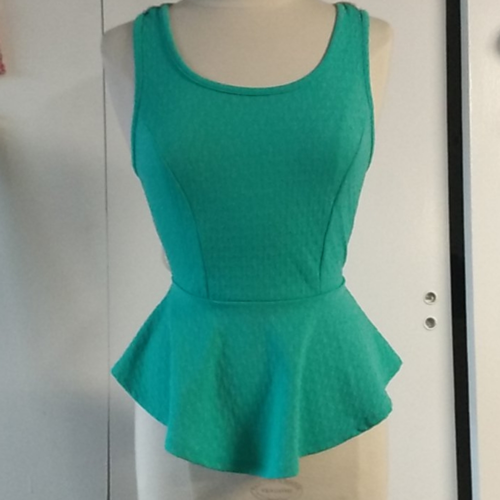 BEAUTIFUL Open Boho Crotched Back Peplum Minty Green